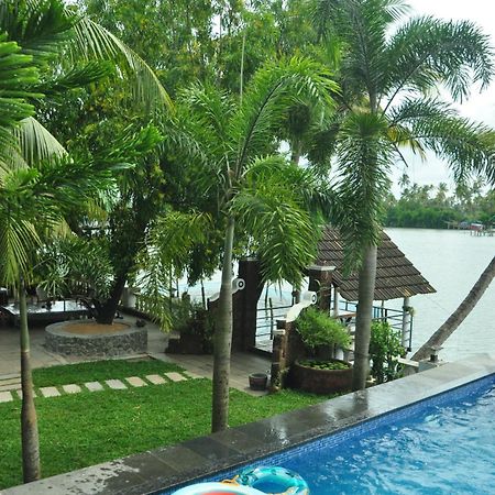 Ambadi'S Villa -Lake View Resort Pallipuram Exteriér fotografie