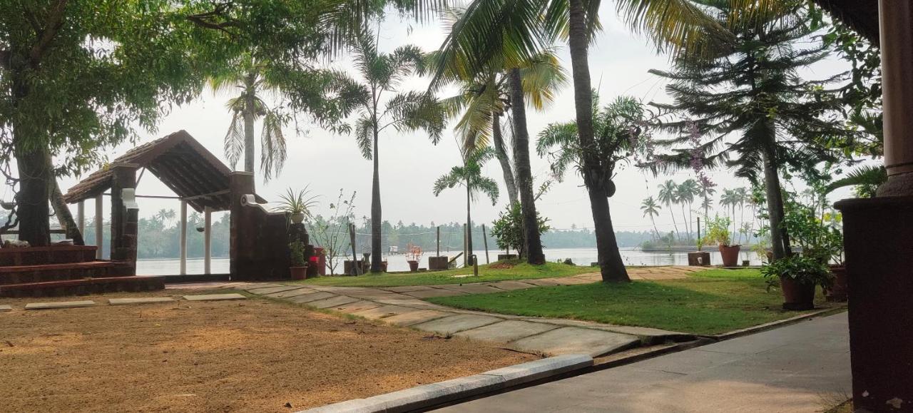 Ambadi'S Villa -Lake View Resort Pallipuram Exteriér fotografie