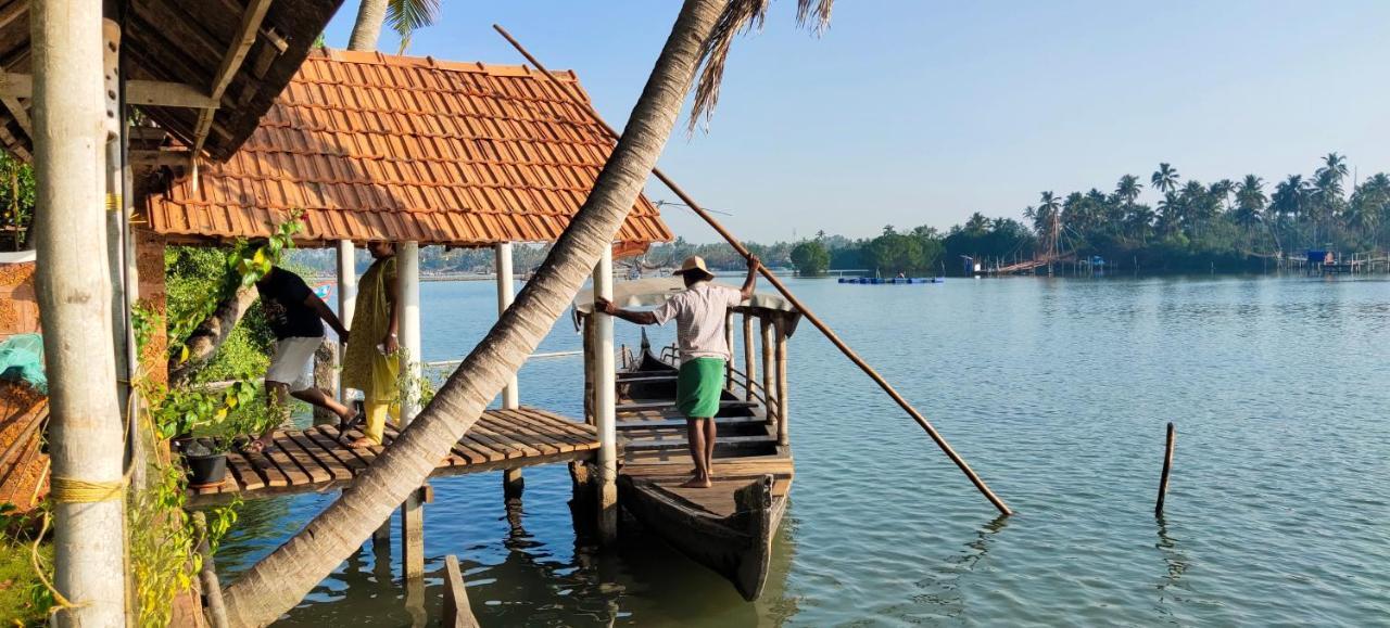 Ambadi'S Villa -Lake View Resort Pallipuram Exteriér fotografie