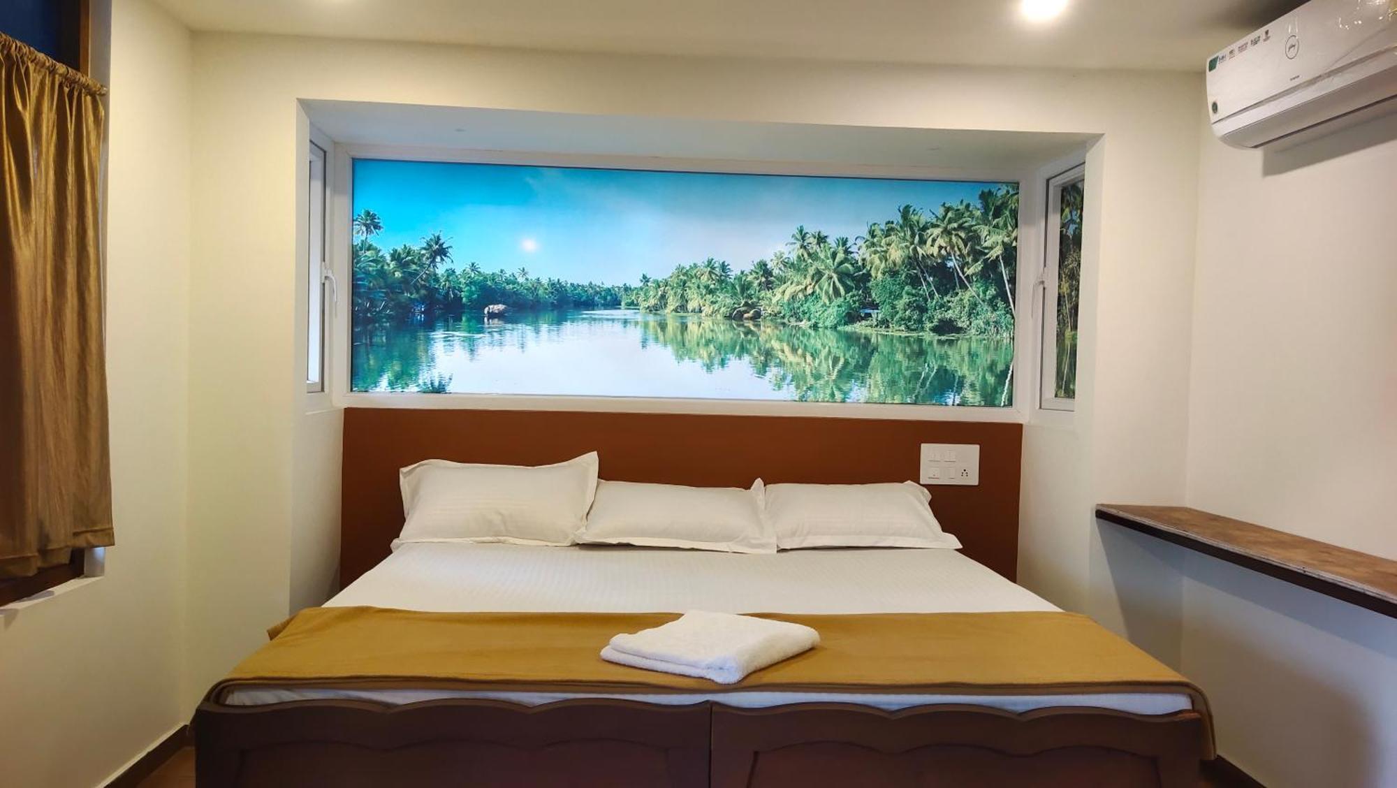 Ambadi'S Villa -Lake View Resort Pallipuram Exteriér fotografie