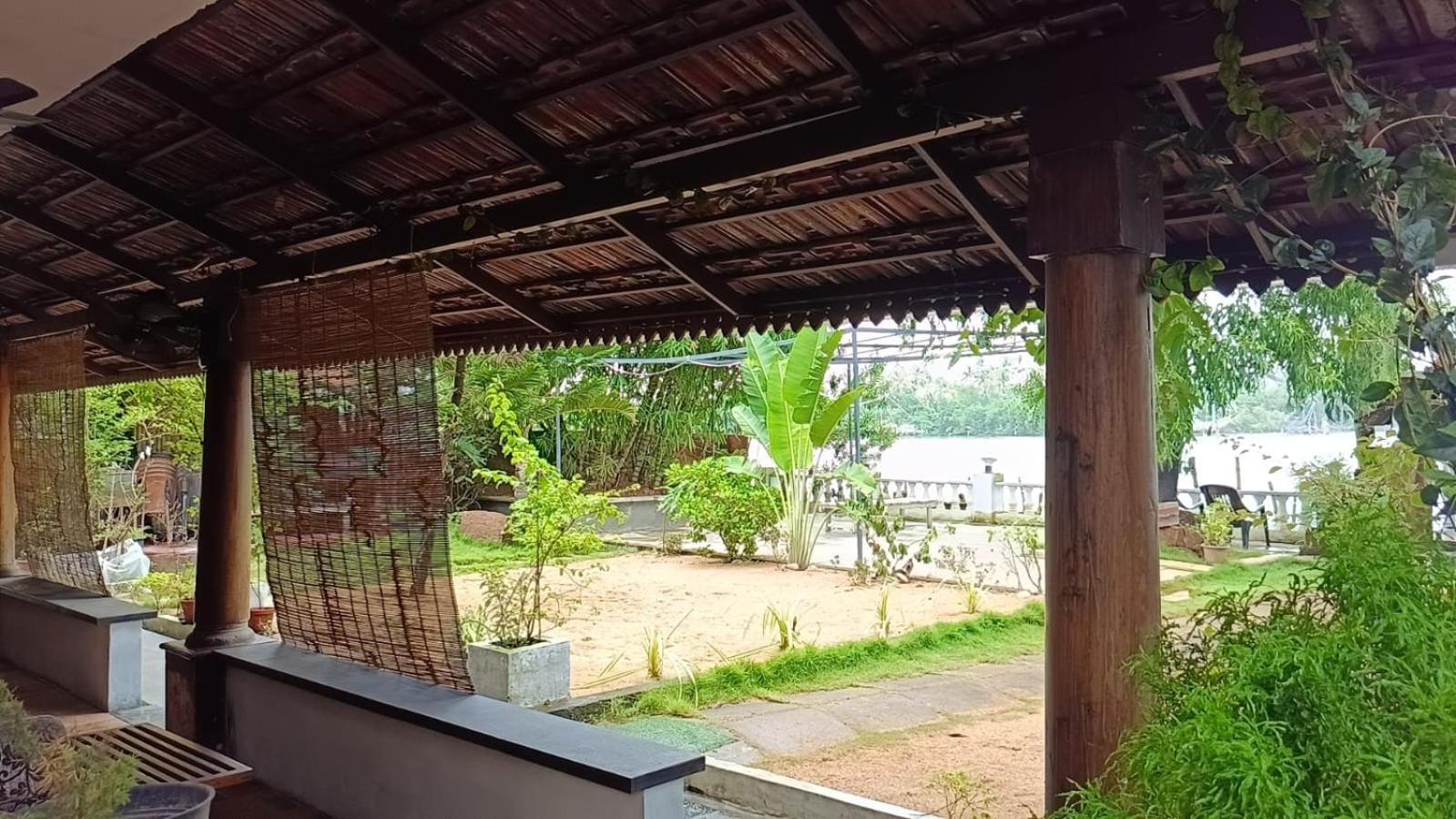 Ambadi'S Villa -Lake View Resort Pallipuram Exteriér fotografie